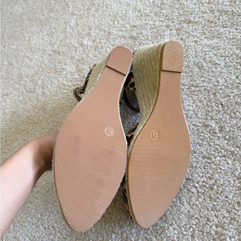 Nine West Leopard Print Ankle-Strap Espadrille Wedges Size 7.5 - Picture 3 of 8